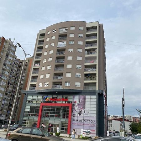 Capital Apartment Prishtina Prishtine Bagian luar foto