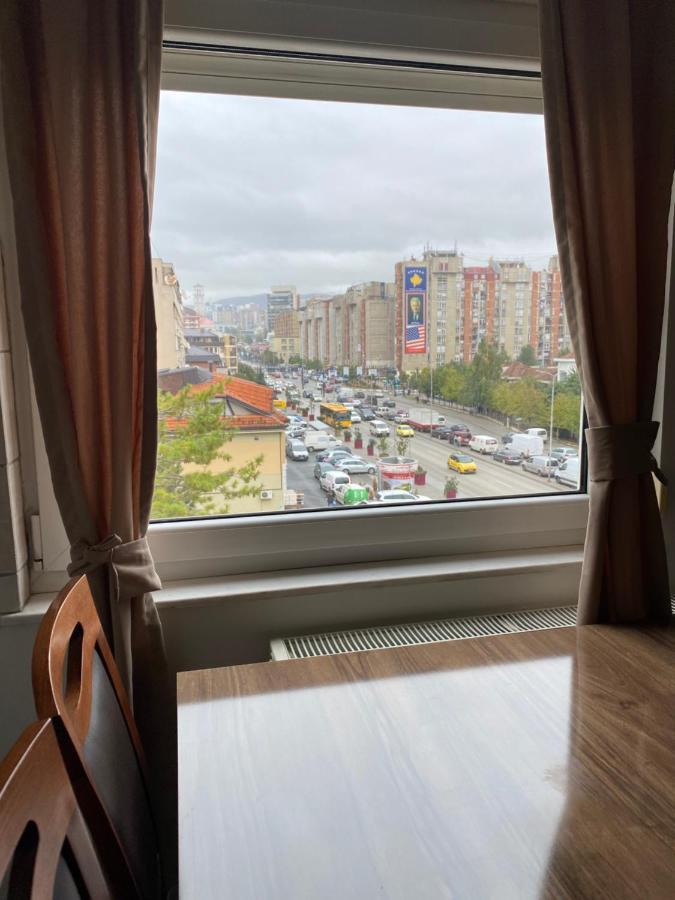 Capital Apartment Prishtina Prishtine Bagian luar foto