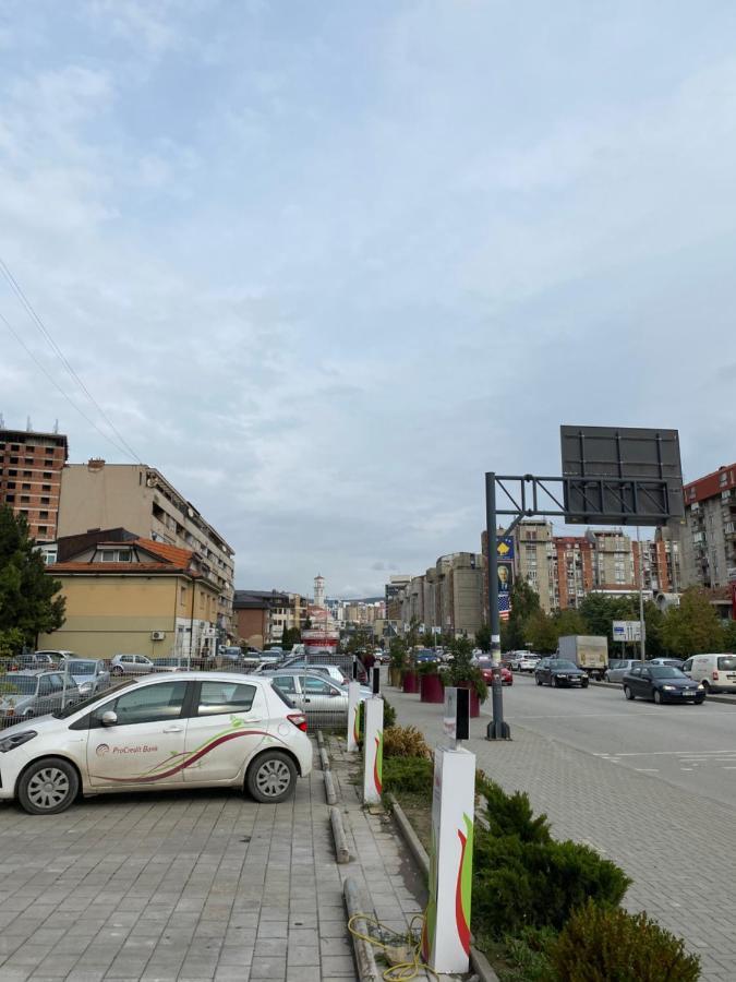 Capital Apartment Prishtina Prishtine Bagian luar foto