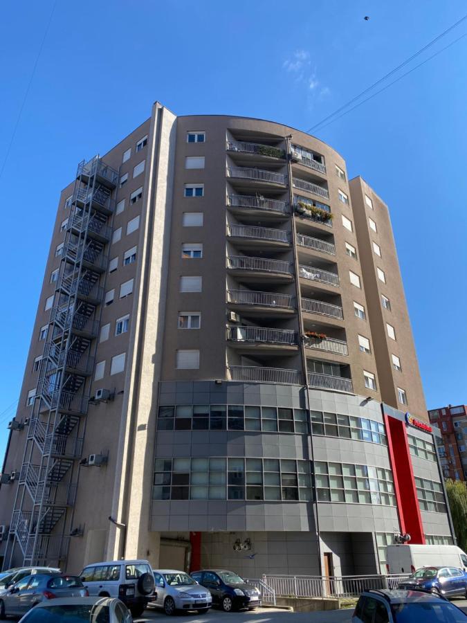 Capital Apartment Prishtina Prishtine Bagian luar foto