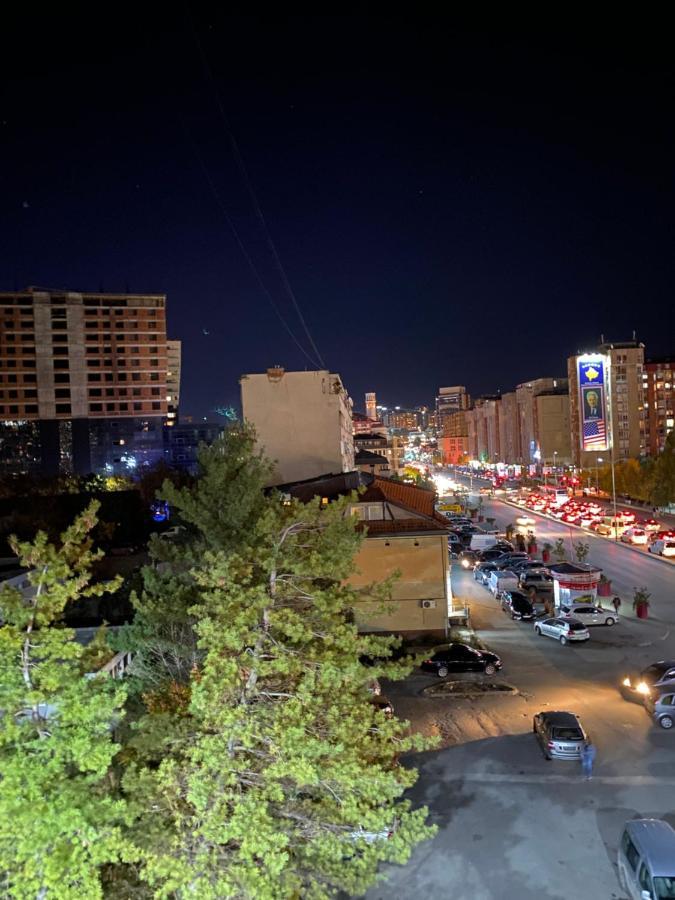 Capital Apartment Prishtina Prishtine Bagian luar foto